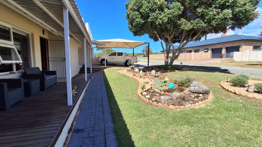 3 Bedroom Property for Sale in Stilbaai Wes Western Cape